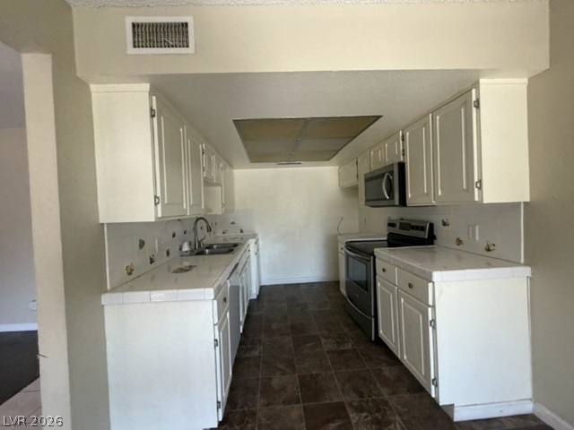 6641 Silverstream Avenue D Las Vegas NV 89107