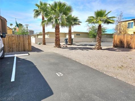 1460 Hialeah Drive B Las Vegas NV 89119