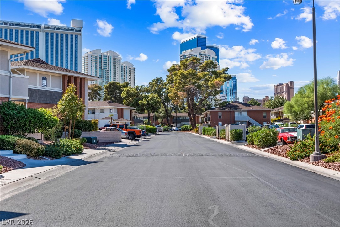 697 Oakmont Avenue 3315 Las Vegas NV 89109