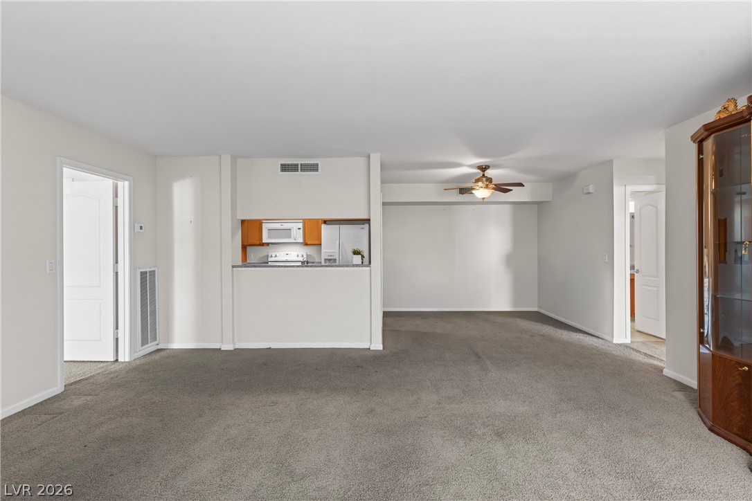 697 Oakmont Avenue 3315 Las Vegas NV 89109