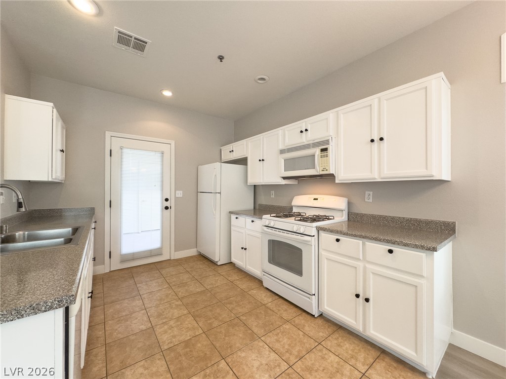 10020 Benjamin Nicholas Place 204 Las Vegas NV 89144