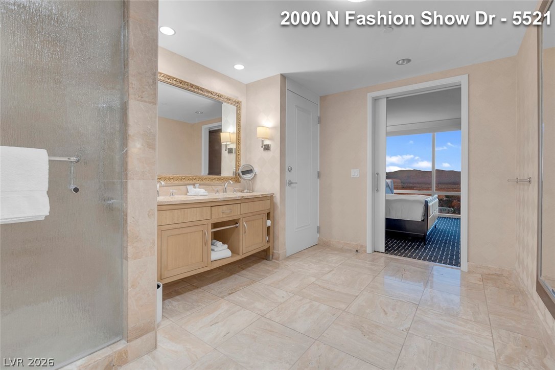 2000 Fashion Show Drive 5521 Las Vegas NV 89109
