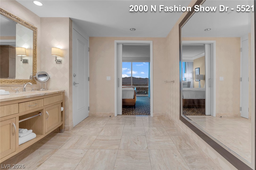 2000 Fashion Show Drive 5521 Las Vegas NV 89109
