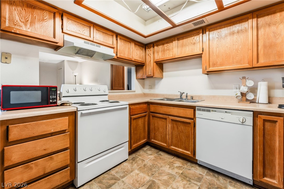 3712 Snorkel Circle D Las Vegas NV 89108
