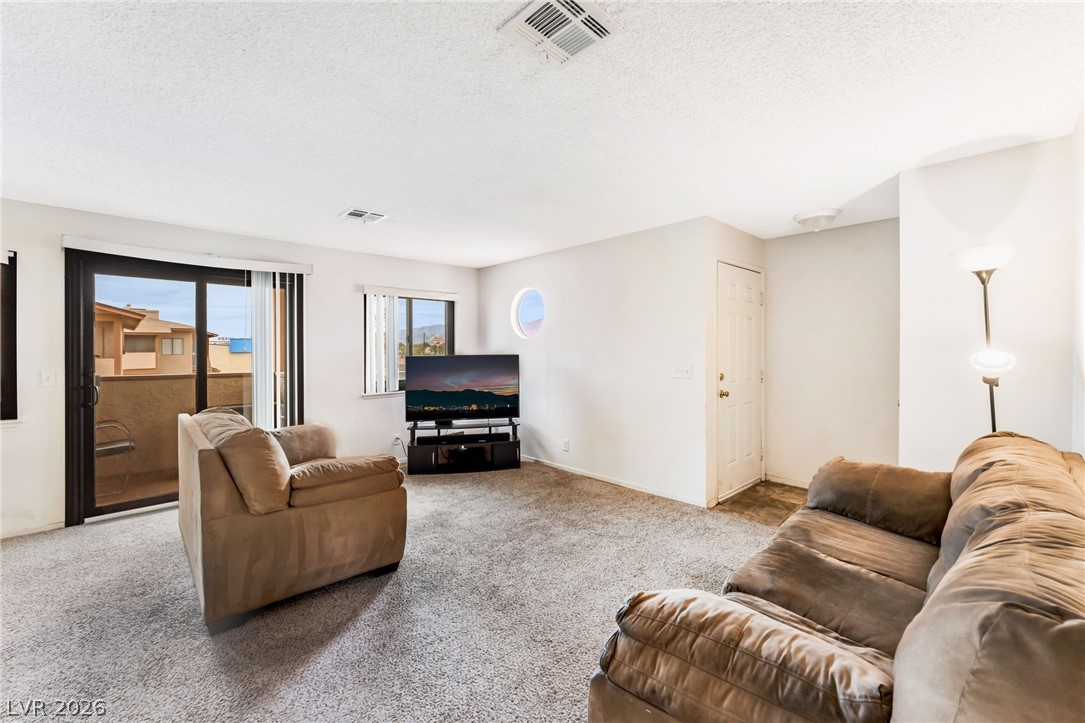 3712 Snorkel Circle D Las Vegas NV 89108