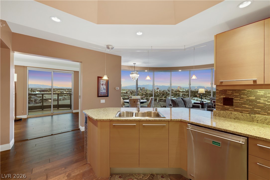 322 Karen Avenue 807 Las Vegas NV 89109