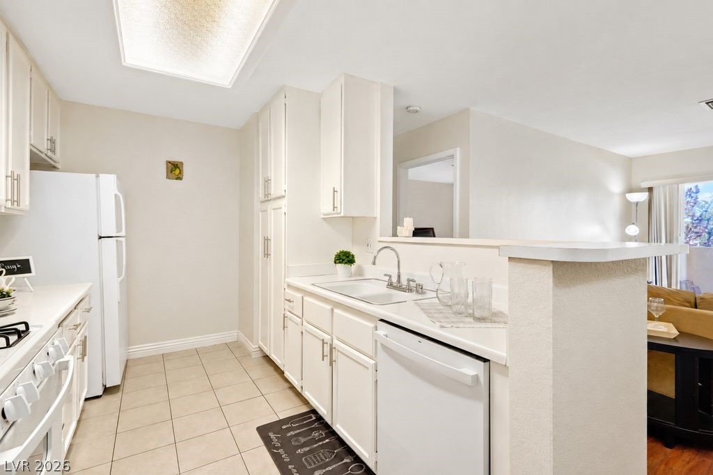 4893 South Torrey Pines Drive 203 Las Vegas NV 89103
