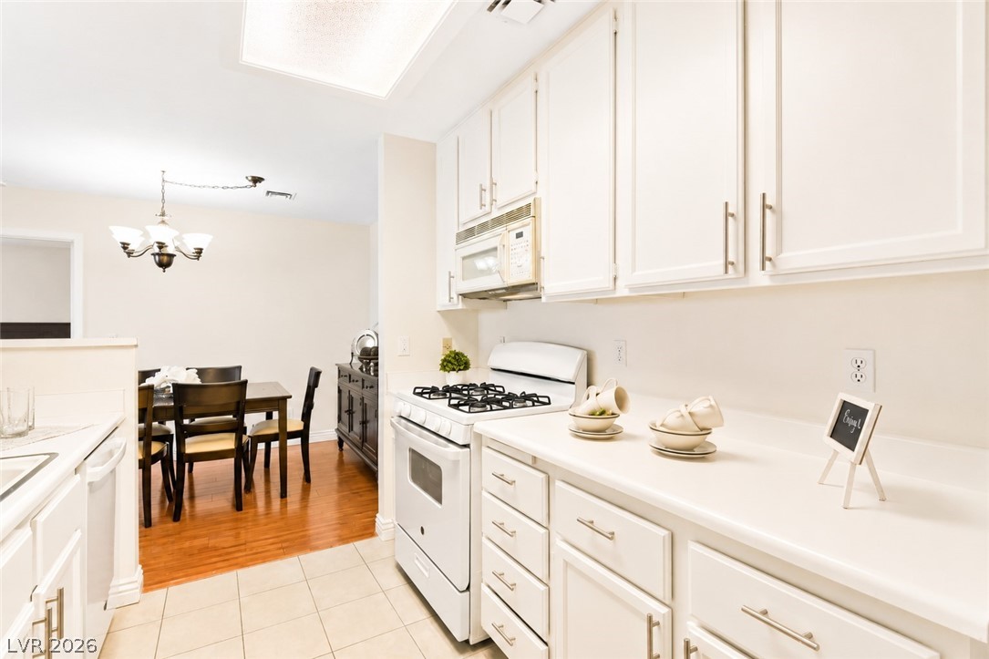 4893 South Torrey Pines Drive 203 Las Vegas NV 89103