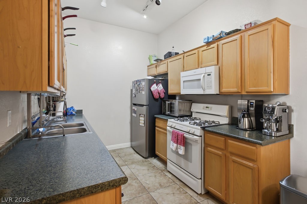 3325 Cactus Shadow Street 104 Las Vegas NV 89129