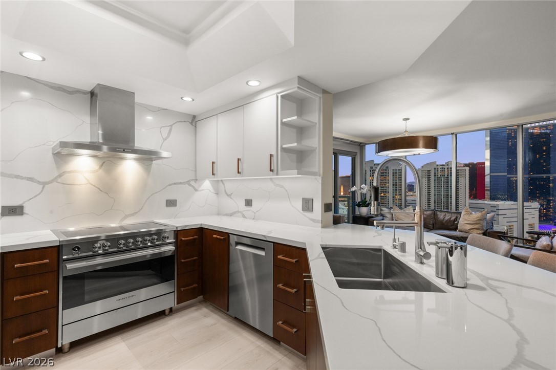 322 Karen Avenue 3108 Las Vegas NV 89109
