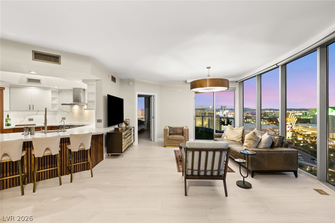 322 Karen Avenue 3108 Las Vegas NV 89109