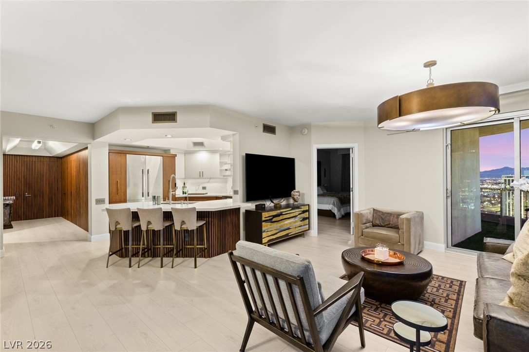 322 Karen Avenue 3108 Las Vegas NV 89109