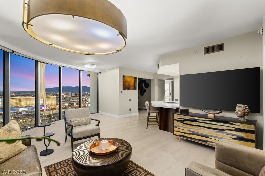 322 Karen Avenue 3108 Las Vegas NV 89109