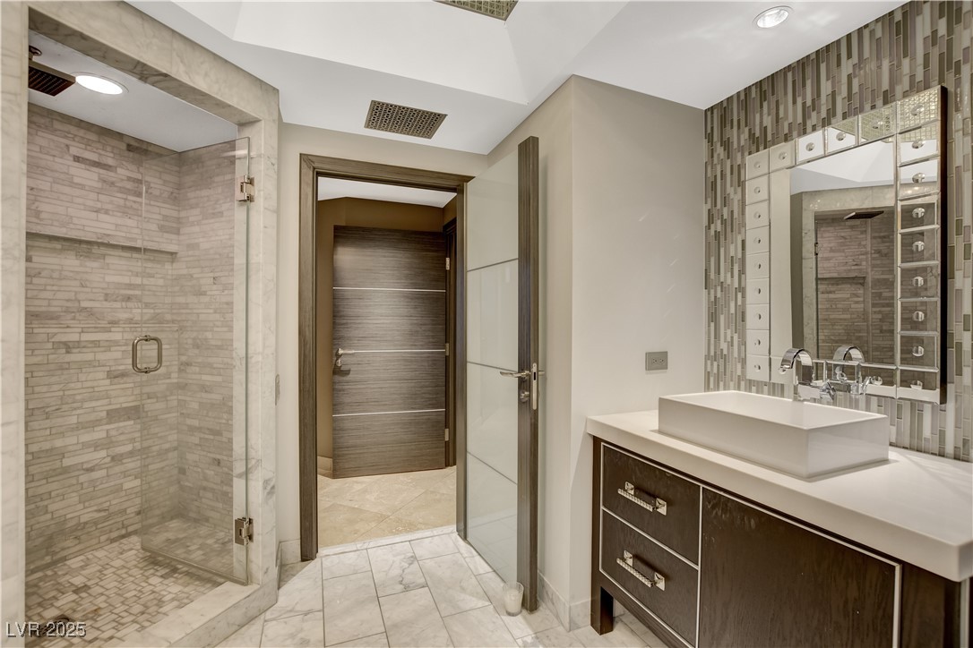2877 Paradise Road 1605 Las Vegas NV 89109