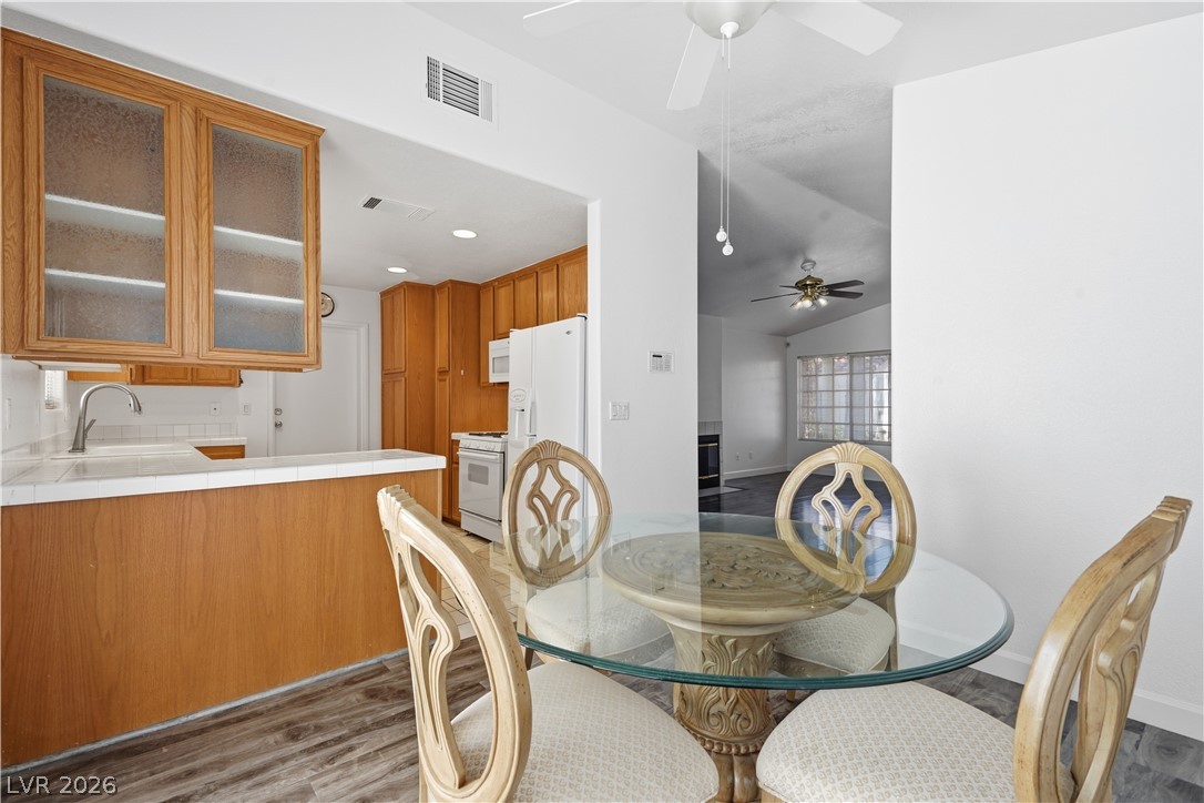 5449 Geneive Lane 102 Las Vegas NV 89108