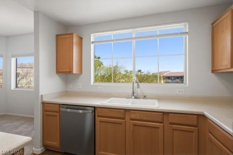 833 Aspen Peak Loop 2425 Henderson NV 89011