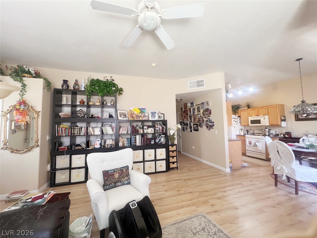 2305 West Horizon Ridge Parkway 1613 Henderson NV 89052