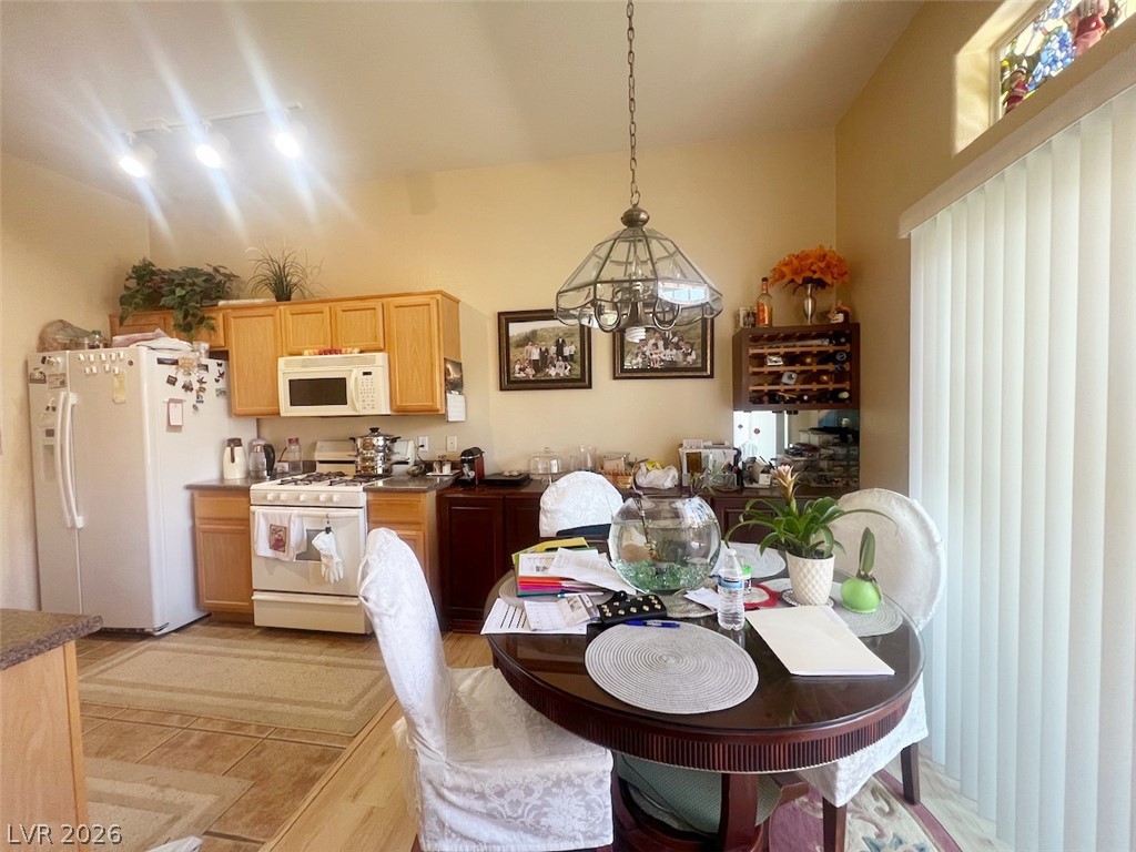 2305 West Horizon Ridge Parkway 1613 Henderson NV 89052