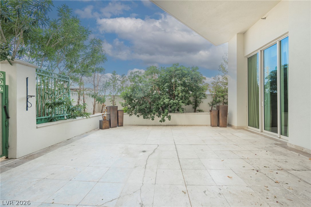 2747 Paradise Road 104 Las Vegas NV 89109