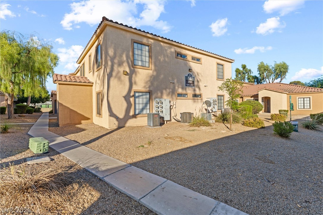 2041 Hussium Hills Street 207 Las Vegas NV 89108