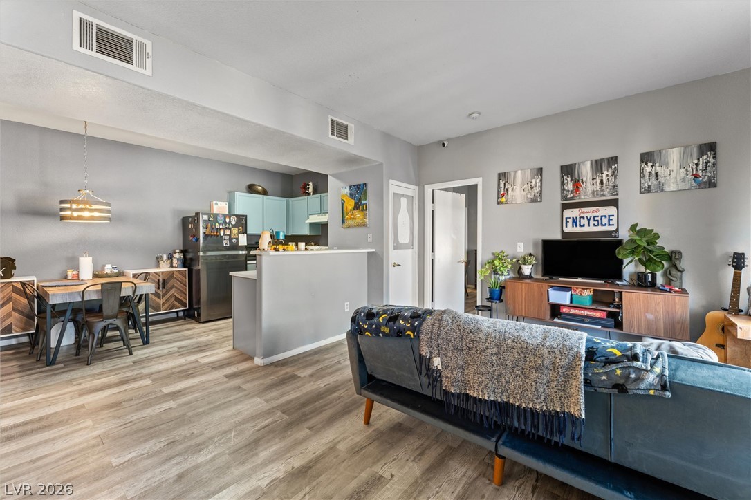 2041 Hussium Hills Street 207 Las Vegas NV 89108