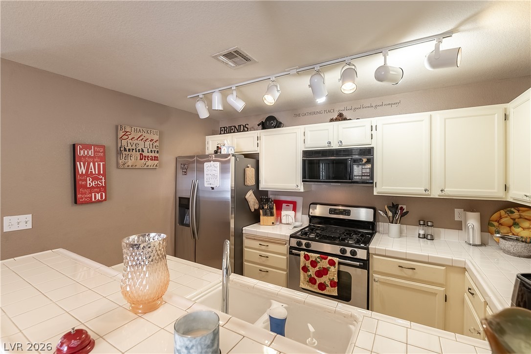 8452 Boseck Drive 287 Las Vegas NV 89145