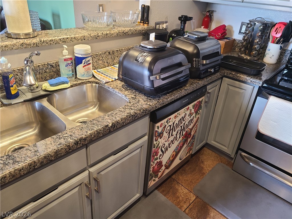 1575 East Warm Springs Road 1523 Henderson NV 89014