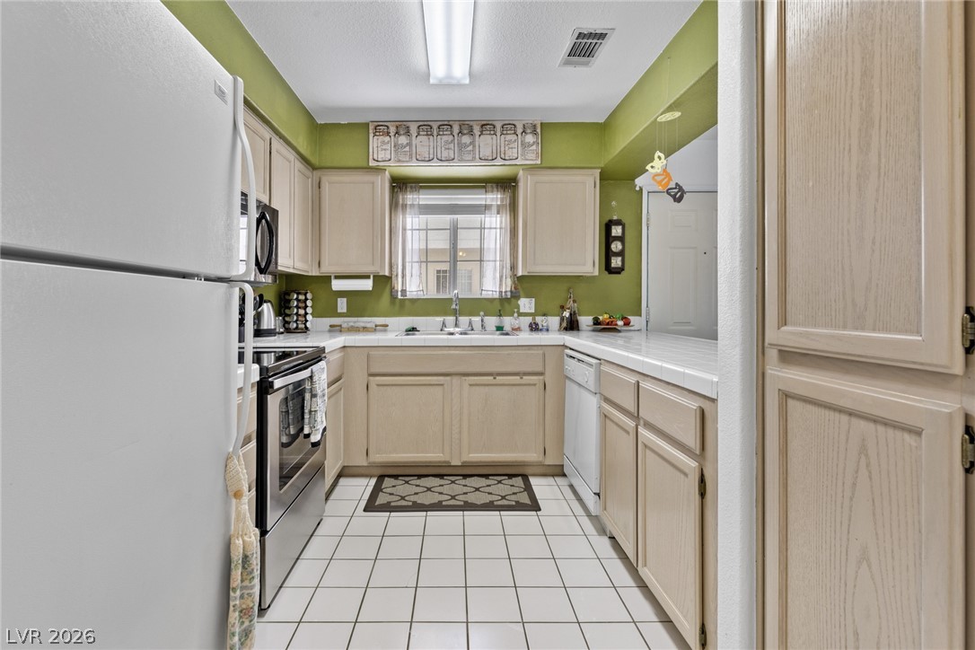 2725 South Nellis Boulevard 2137 Las Vegas NV 89121