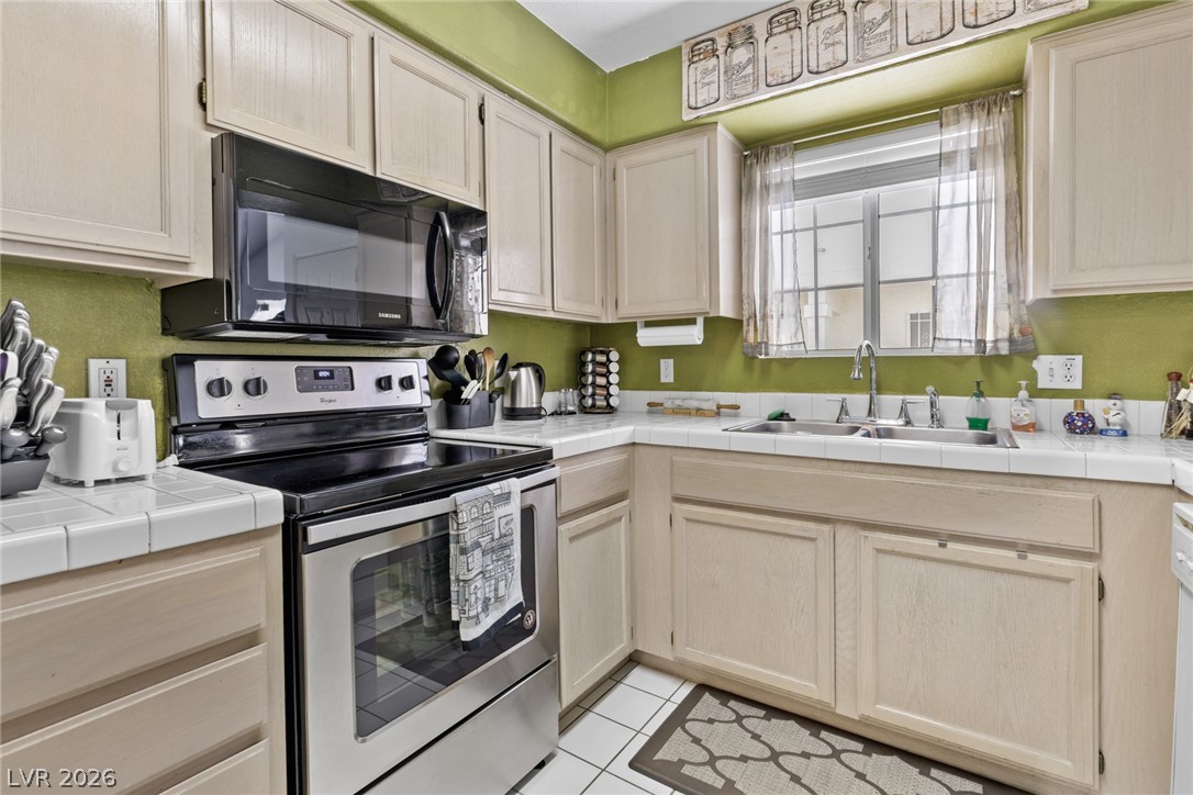 2725 South Nellis Boulevard 2137 Las Vegas NV 89121
