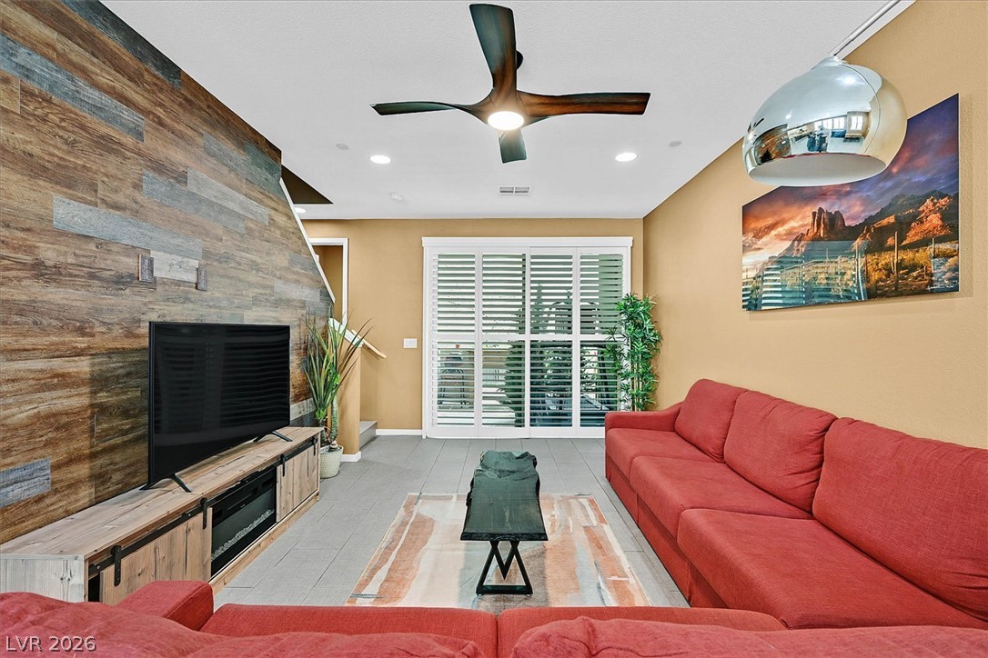 11257 Rainbow Peak Avenue 209 Las Vegas NV 89135