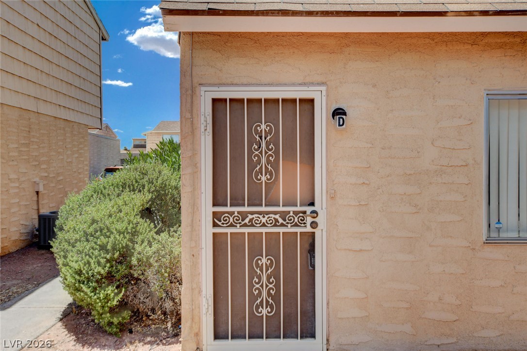 5198 Garden Lane D Las Vegas NV 89119