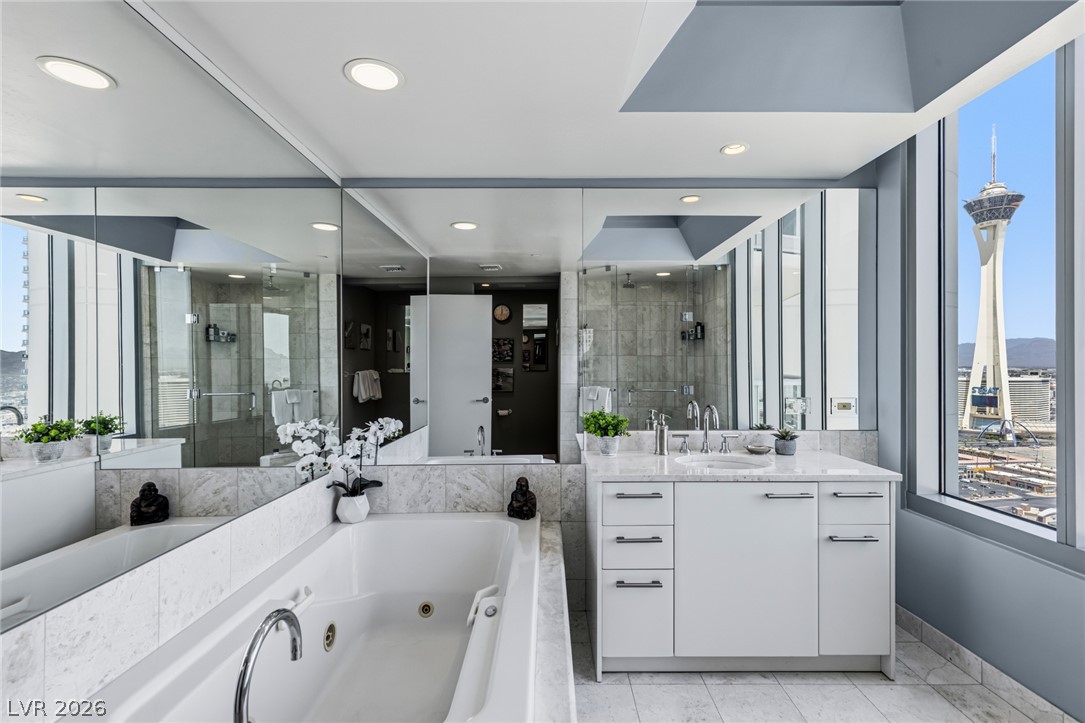 222 Karen Avenue 2701 Las Vegas NV 89109