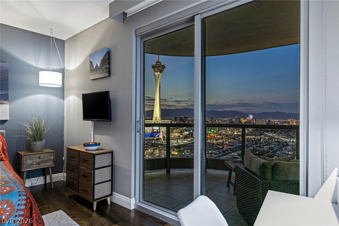 222 Karen Avenue 2701 Las Vegas NV 89109