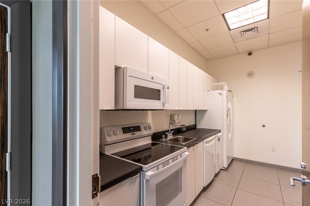 222 Karen Avenue 2701 Las Vegas NV 89109