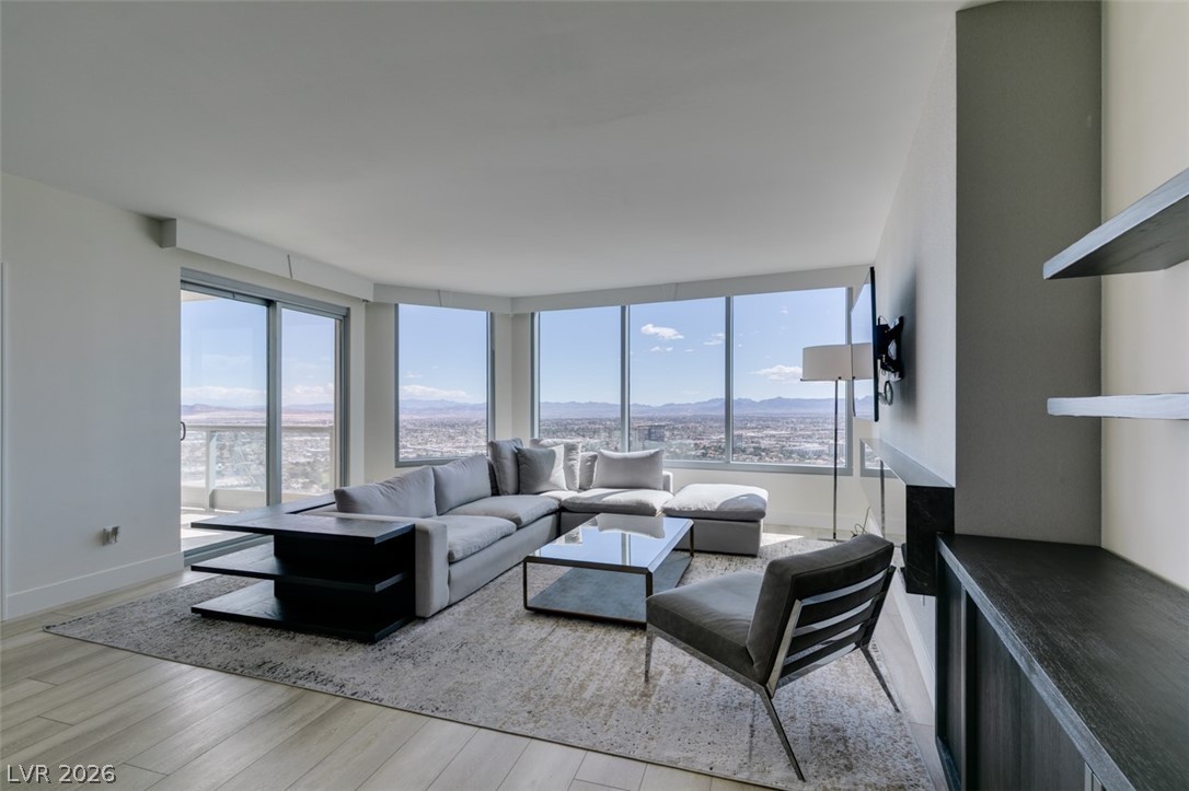 322 Karen Avenue 3902 Las Vegas NV 89109