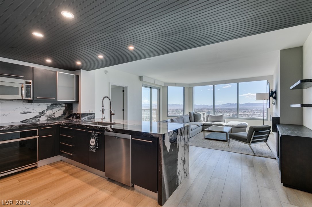 322 Karen Avenue 3902 Las Vegas NV 89109