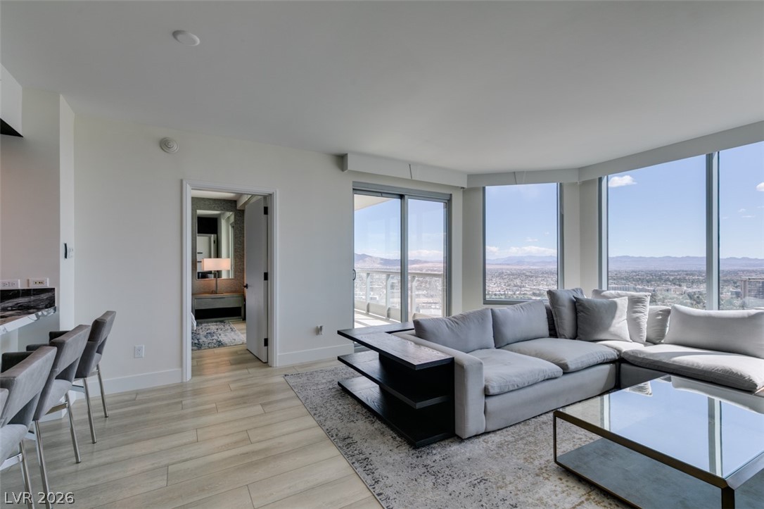 322 Karen Avenue 3902 Las Vegas NV 89109