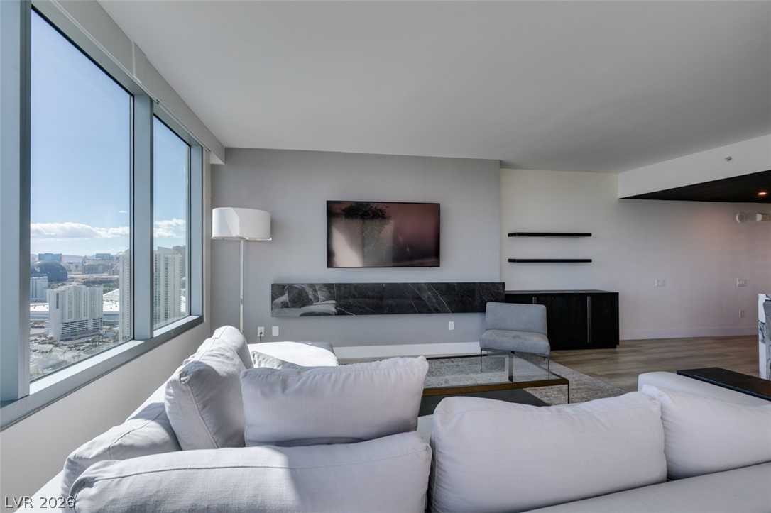 322 Karen Avenue 3902 Las Vegas NV 89109