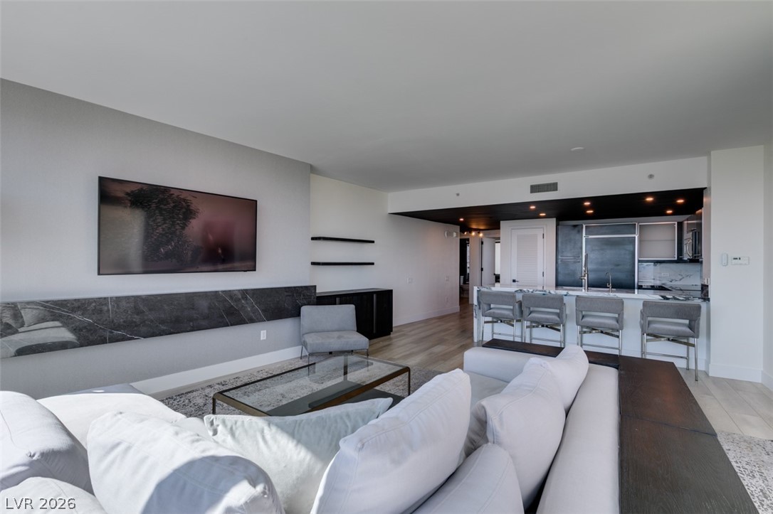 322 Karen Avenue 3902 Las Vegas NV 89109