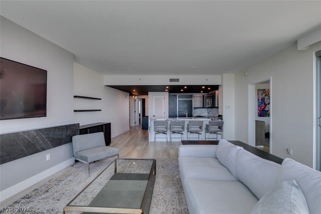 322 Karen Avenue 3902 Las Vegas NV 89109