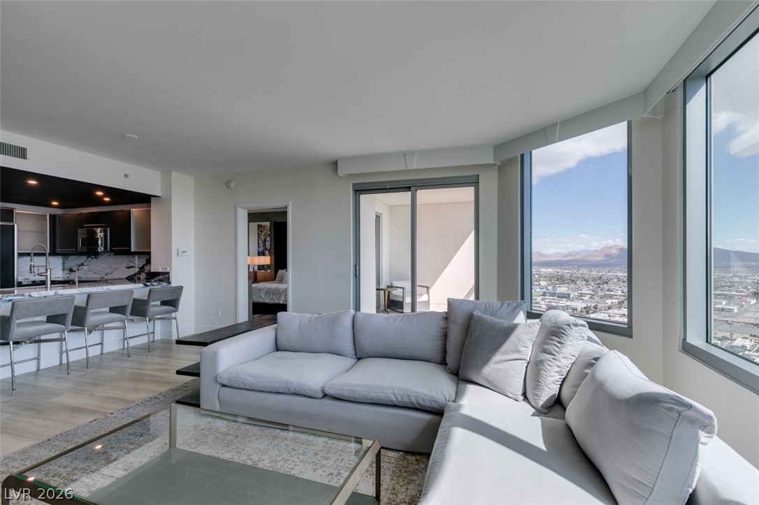 322 Karen Avenue 3902 Las Vegas NV 89109