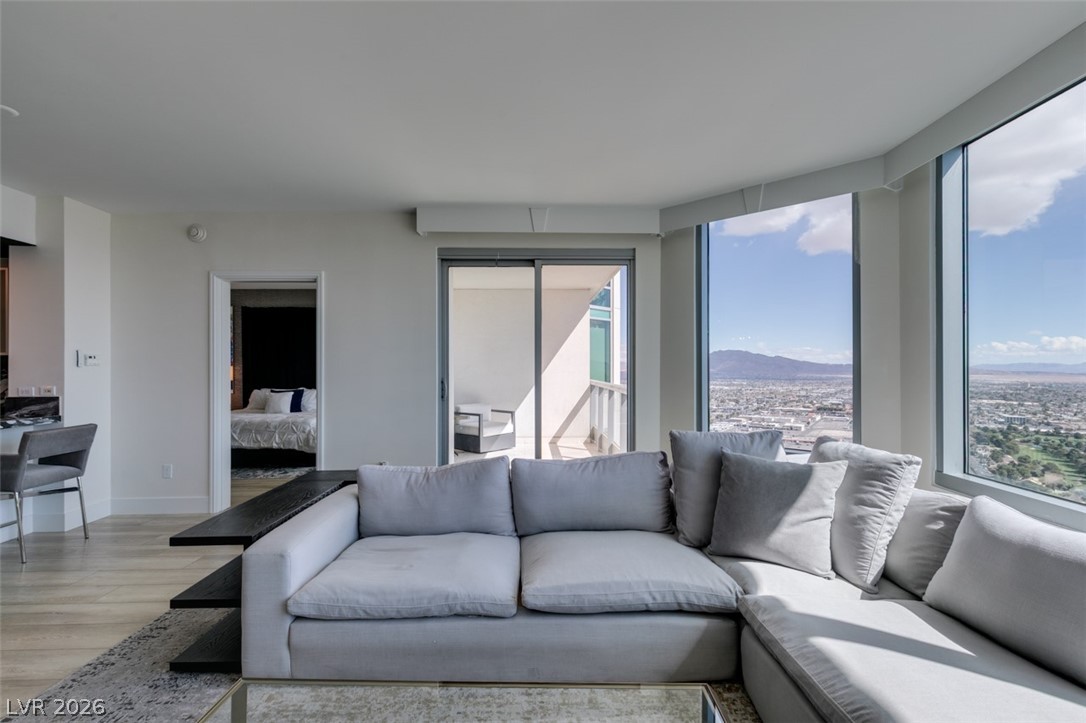 322 Karen Avenue 3902 Las Vegas NV 89109
