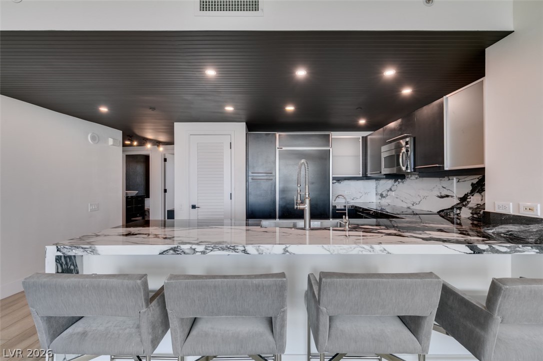 322 Karen Avenue 3902 Las Vegas NV 89109