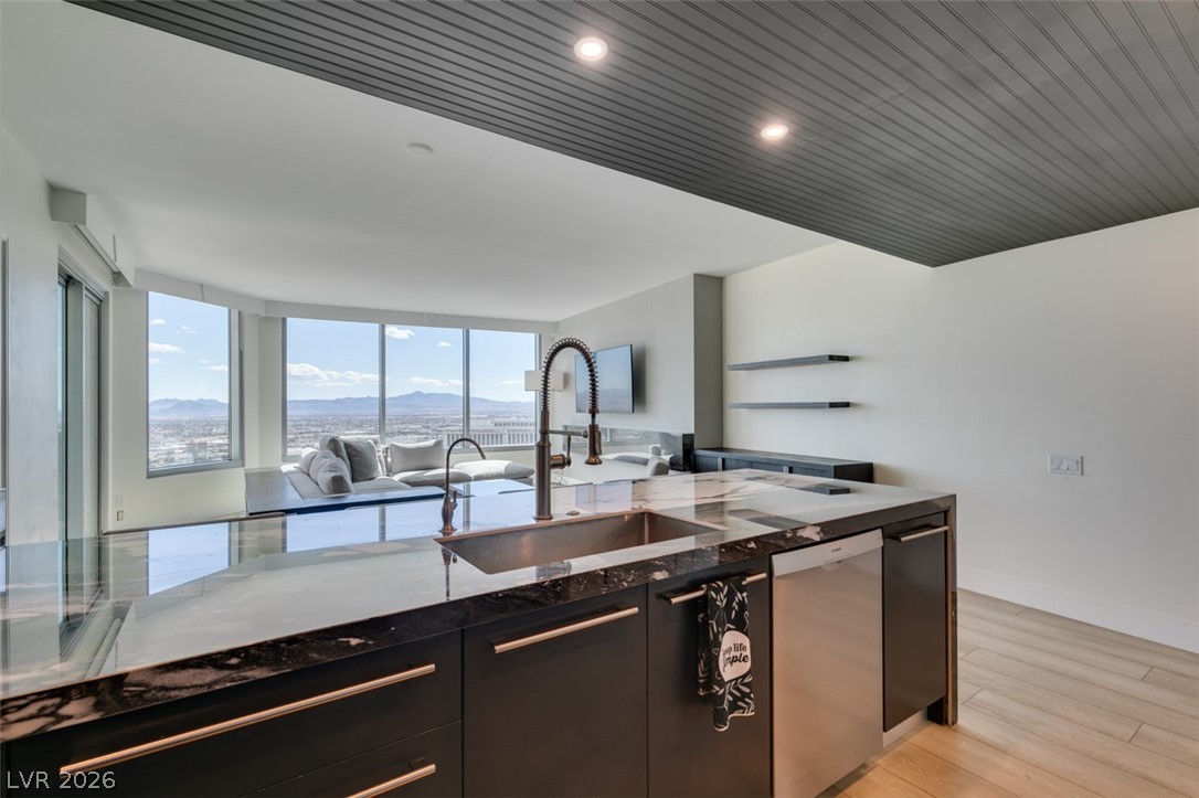 322 Karen Avenue 3902 Las Vegas NV 89109