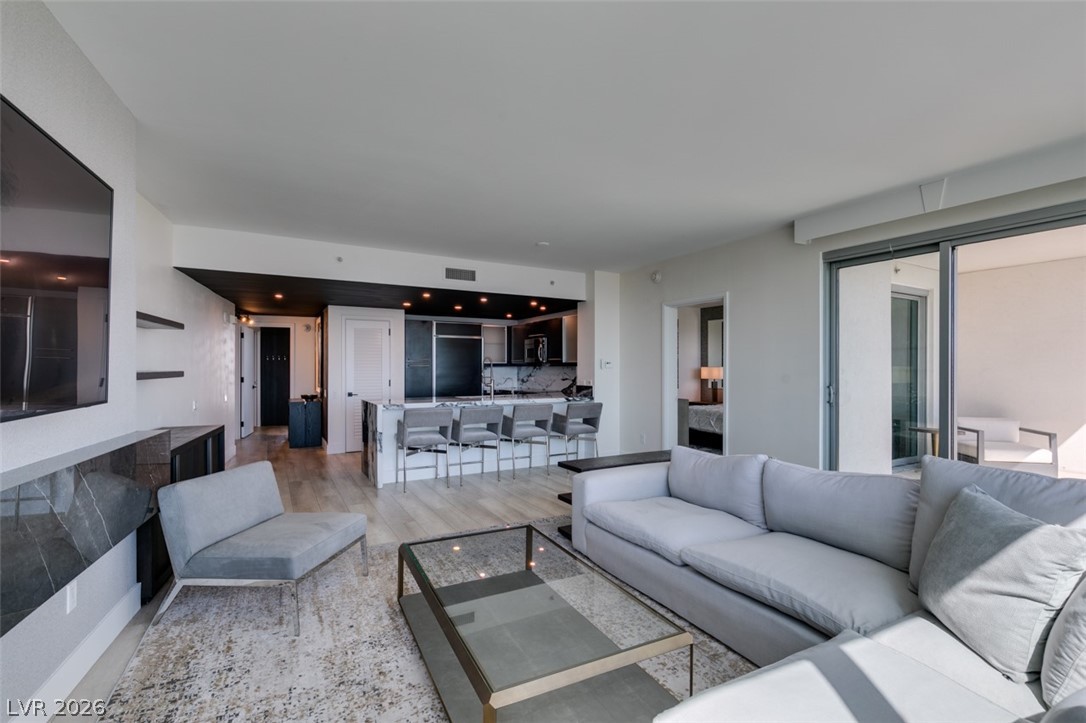 322 Karen Avenue 3902 Las Vegas NV 89109