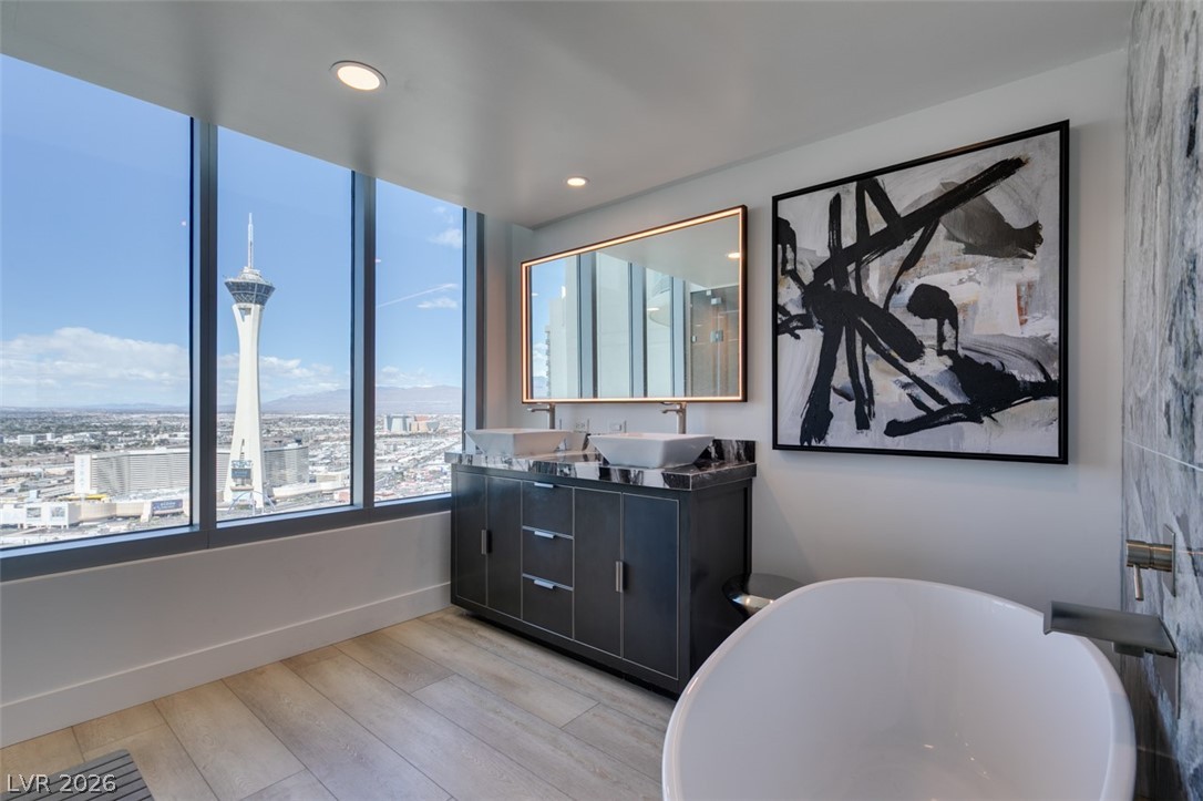 322 Karen Avenue 3902 Las Vegas NV 89109