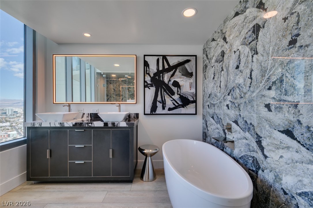 322 Karen Avenue 3902 Las Vegas NV 89109