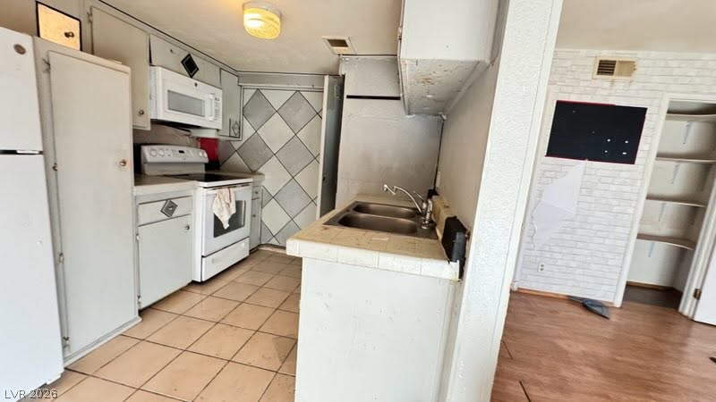 3811 Daisy 35 Las Vegas NV 89119