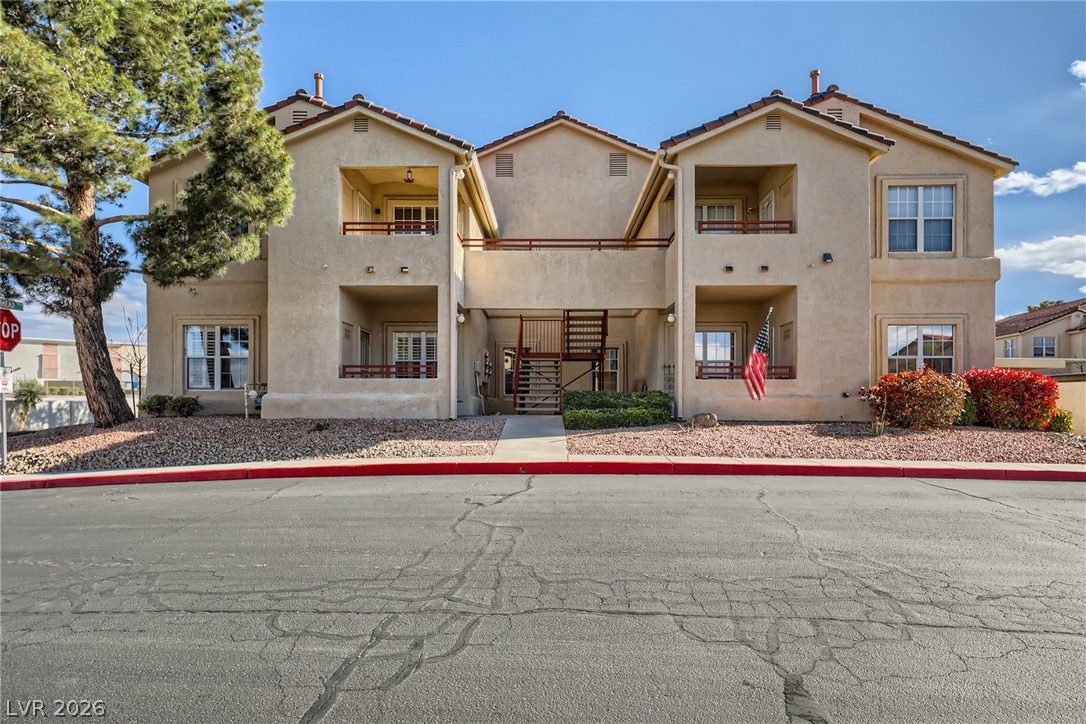 520 Arrowhead Trail 1424 Henderson NV 89015