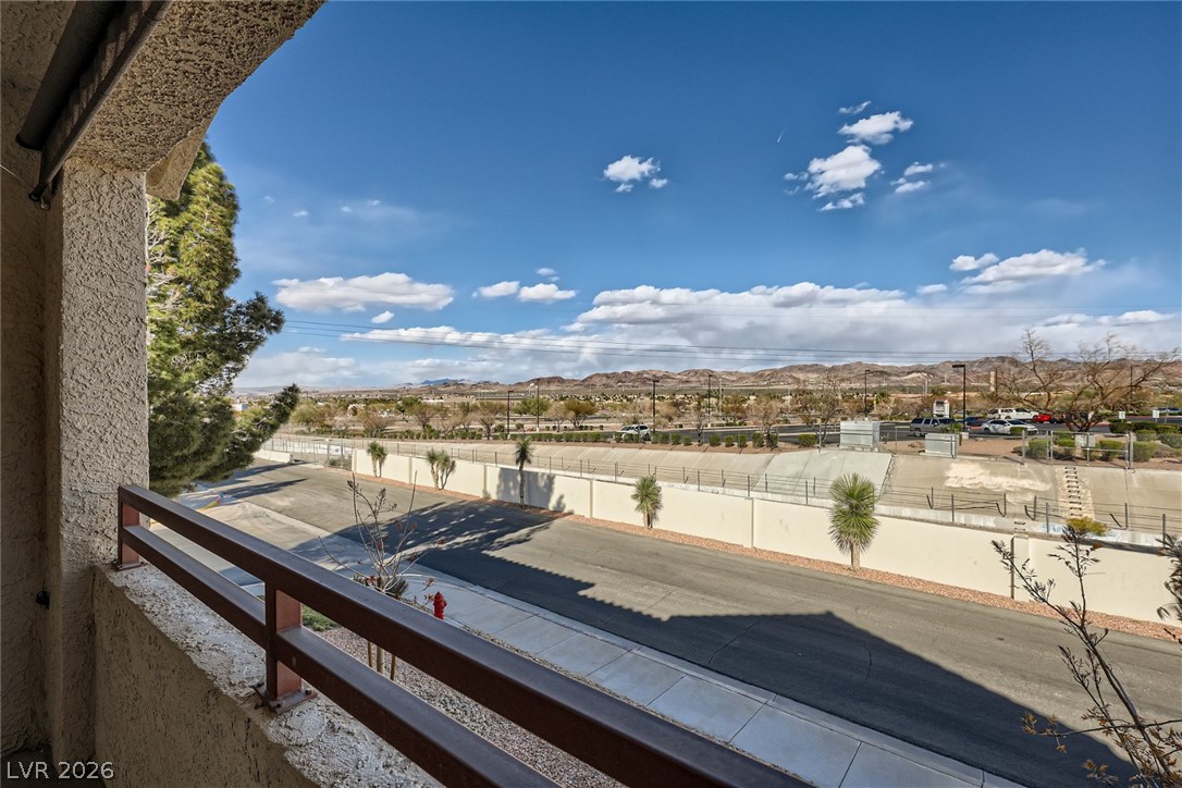 520 Arrowhead Trail 1424 Henderson NV 89015